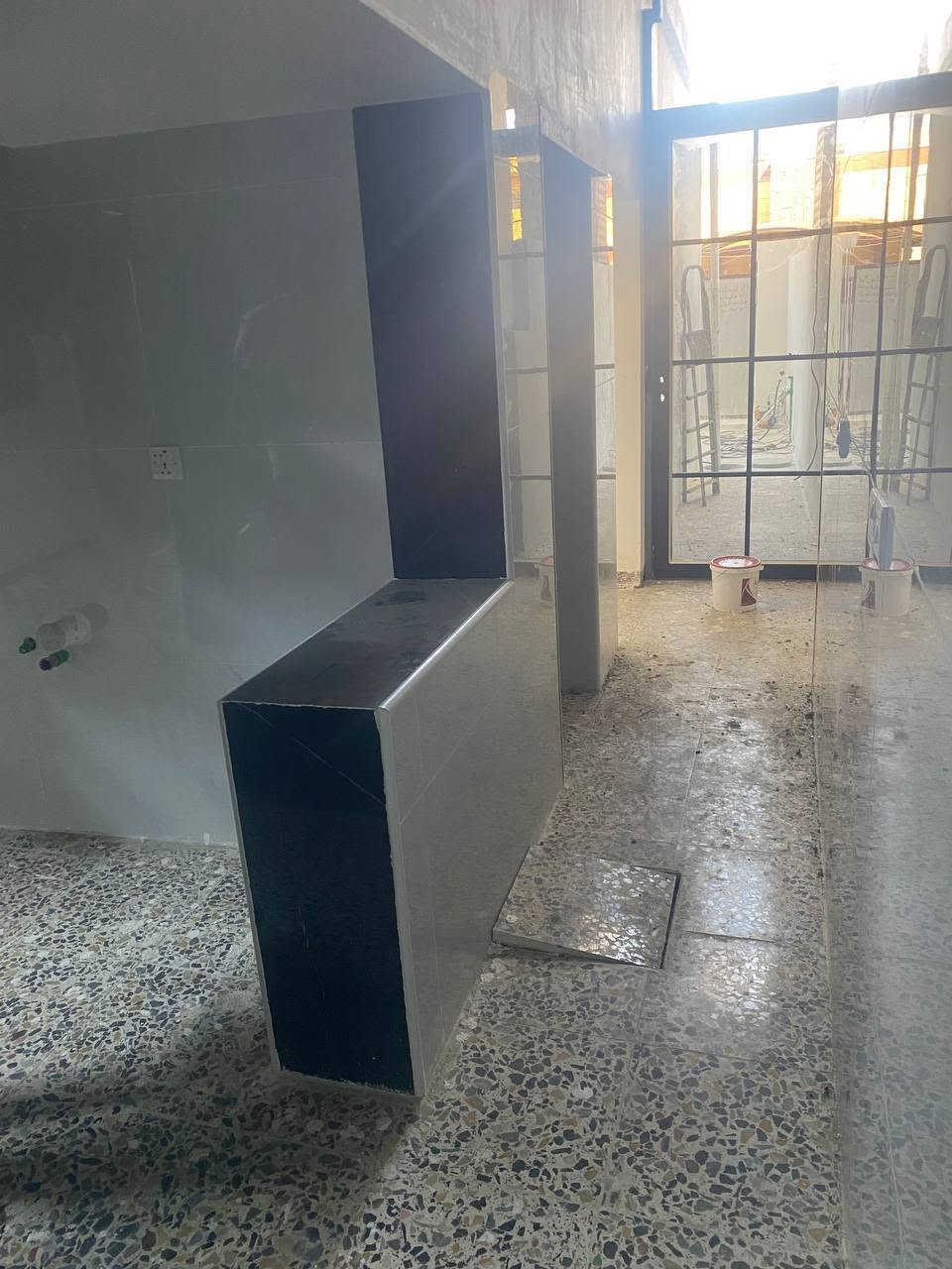 🏡 فرصة مميزة لشراء دار في حي التعليم – بغداد
وبسعر مناسب جدآ

📍 الموقع المميز: حي التعليم، خلف جامع علي السجاد 
📐 المساحة: 100 م²
📏 الواجهة: 5 متر
📏 النزال: 20 متر
📜 الجنس: طابو صرف

🏠 تفاصيل الدار:

🔹 الطابق الأول:
• مدخلان
• استقبال
• غرفة نوم
• مطبخ
• حمام

🔹 الطابق الثاني:
• غرفتا نوم
• مطبخ
• حمام

🔹 الطابق الثالث:
• بيتونة
• سطحان

✅ 3 طوابق
✅ طابو صرف
✅ تصميم مناسب للعائلة
✅ موقع سكني مميز في حي التعليم

💰 السعر: [170]مليون
📞 للاستفسار والتواصل: [*********** ]

للجادين فقط، والمعاينة متاحة بالاتفاق.
