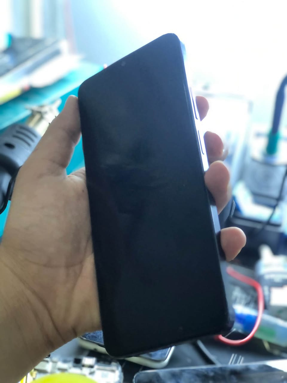 اليدورر مستعمل مناسب
ريلمي نوت 50 
ذاكرة 128 
شرط الجهاز برغي ما مفتوح بي 
جهاز مال دكتورا 😅
وب ٨٥ الف وبس 
وسلامتكم 

الحسام للموبايل 
لبيع وشراء الاجهزه المستخدمة و الجديدة 
*********** - ***********
