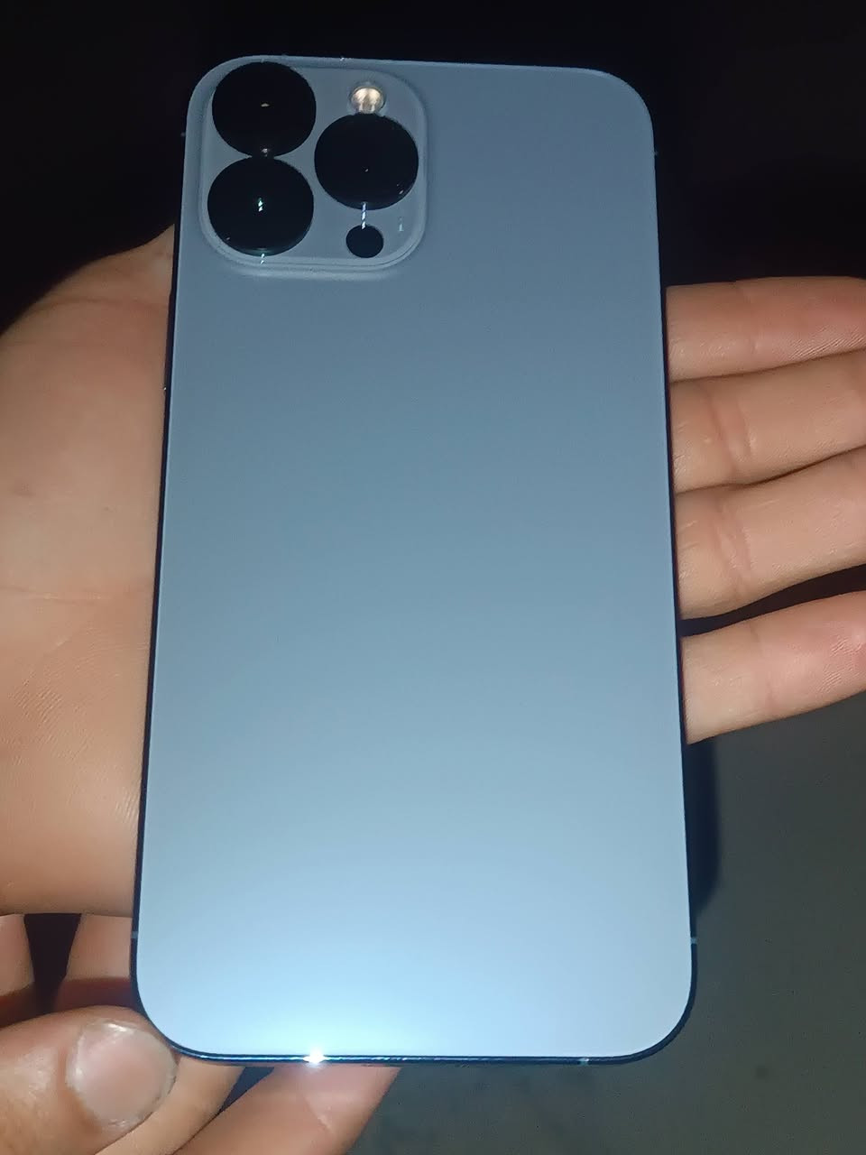 ايفون 13 pro max كلشي بلادي فقط بطاريه مرفوعه من88 مرفوعه الى 91 سعره 625 وبي مجال مكاني كركوك استفسار اتصل علا رقم ***********
