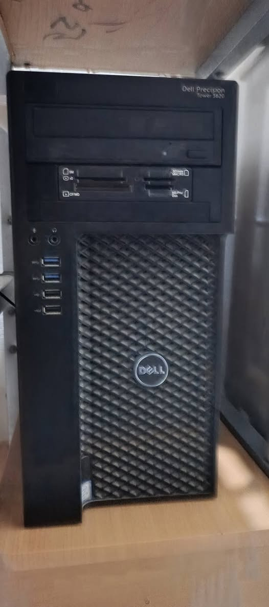 PCنوعيه DELL
هارد 256
رام 8
وياهه ماوس وكيبورت وميز كمبيوتر 
مابيهه مشكله بس بيهه كارت شاشه داخلي 
السعر خاص 
***********
