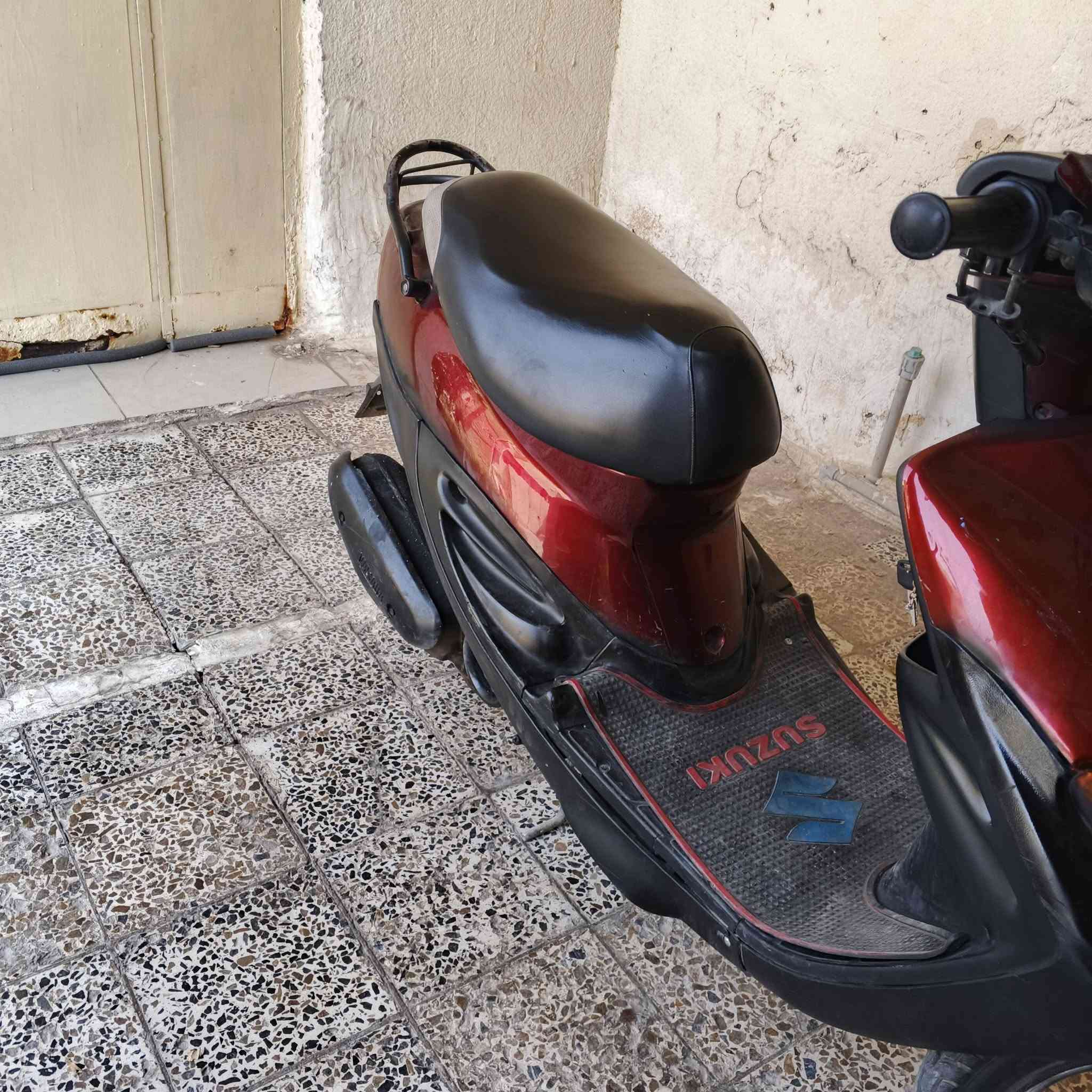 دراجة ياماها للبيع كاملة نكرة سلف كهربائيات شغالة تايرات جدد مامفتوحة فقط بوش وبستم مبدل اوراق جاهزة باسمي السعر 550 وبيها مجال الرقم ***********
