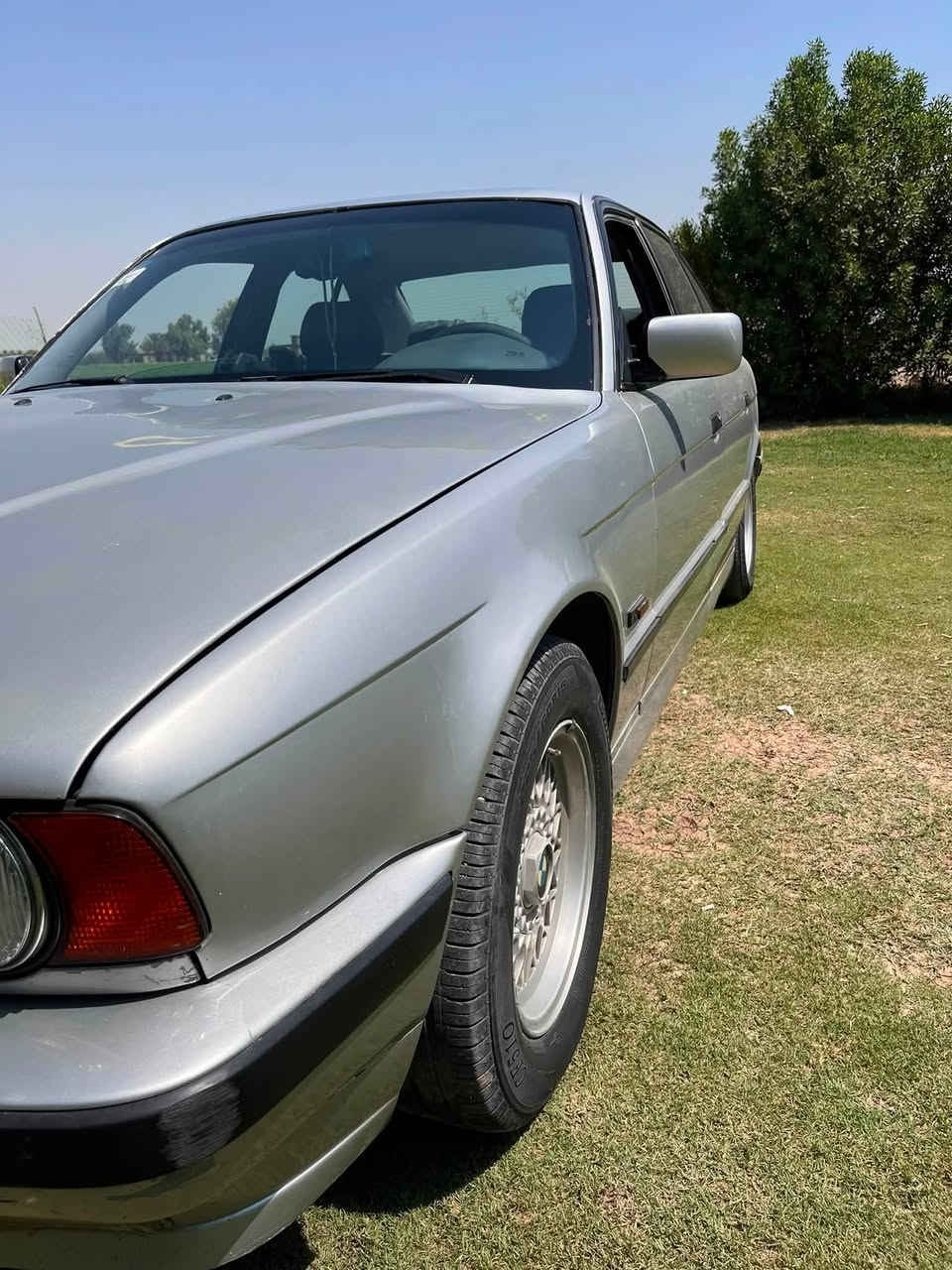 السلام عليكم للبيع فقط Bmw ٥٢٥ موديل 1990رقم صلاح الدين إنكليزي ب اسمي سياره جاهزه كير مكينه حداديه كله جديد السعر ٥٨وبي مجال بسيط ***********
