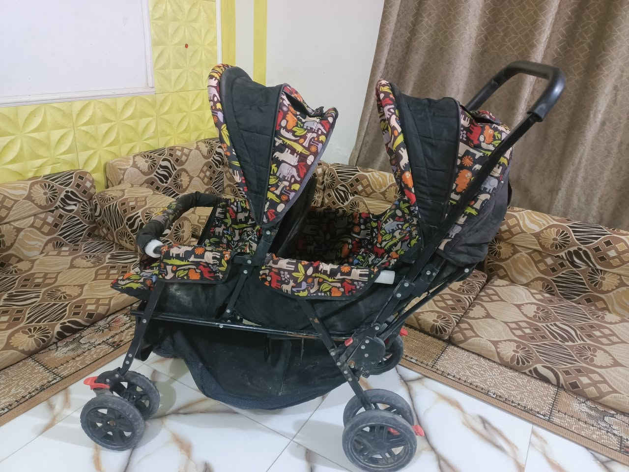 عربانه طفل نفرين
جدآ جدآ نظيفه سعرها ٧٥ ألف 
للاستفسار ***********
الناصريه حي الشهداء
