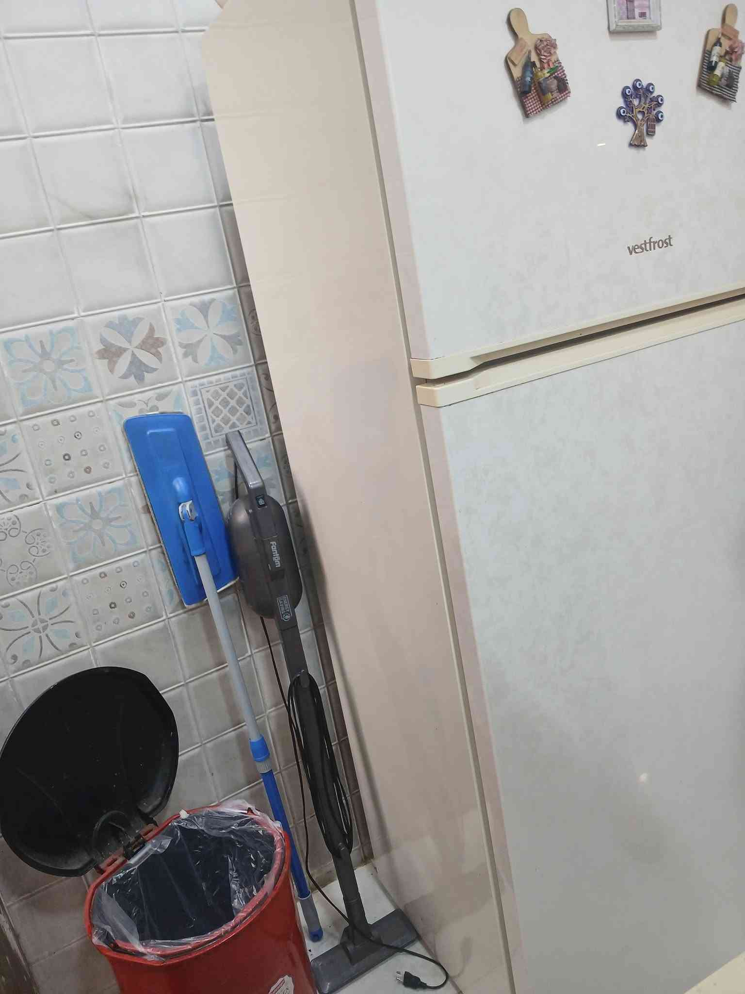 طباخ ٥ عيون • ثلاجة دنماركية • استعمال نظيف