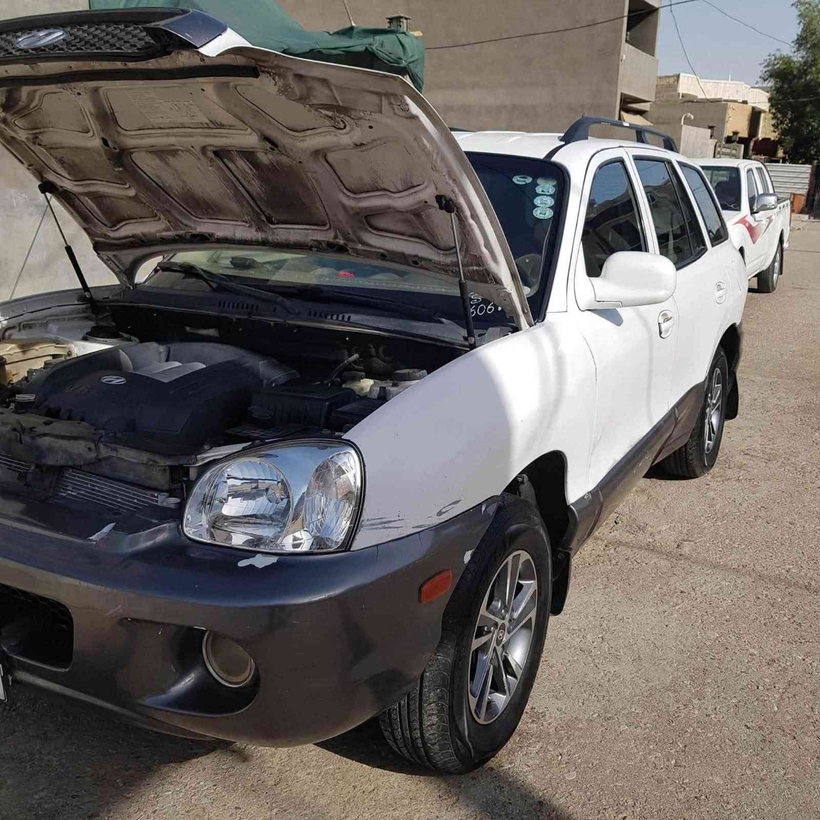 سنتافي موديل 2004
سياره مرتبه كير محرك مكفول 
تبريد شغال فول 
رقمها شمالي عندي وكاله عامه بيها 
رايدها اب 68 ورقه 
الاتصال او وتساب ***********
مكاني شارع فلسطين ساحة بيروت
