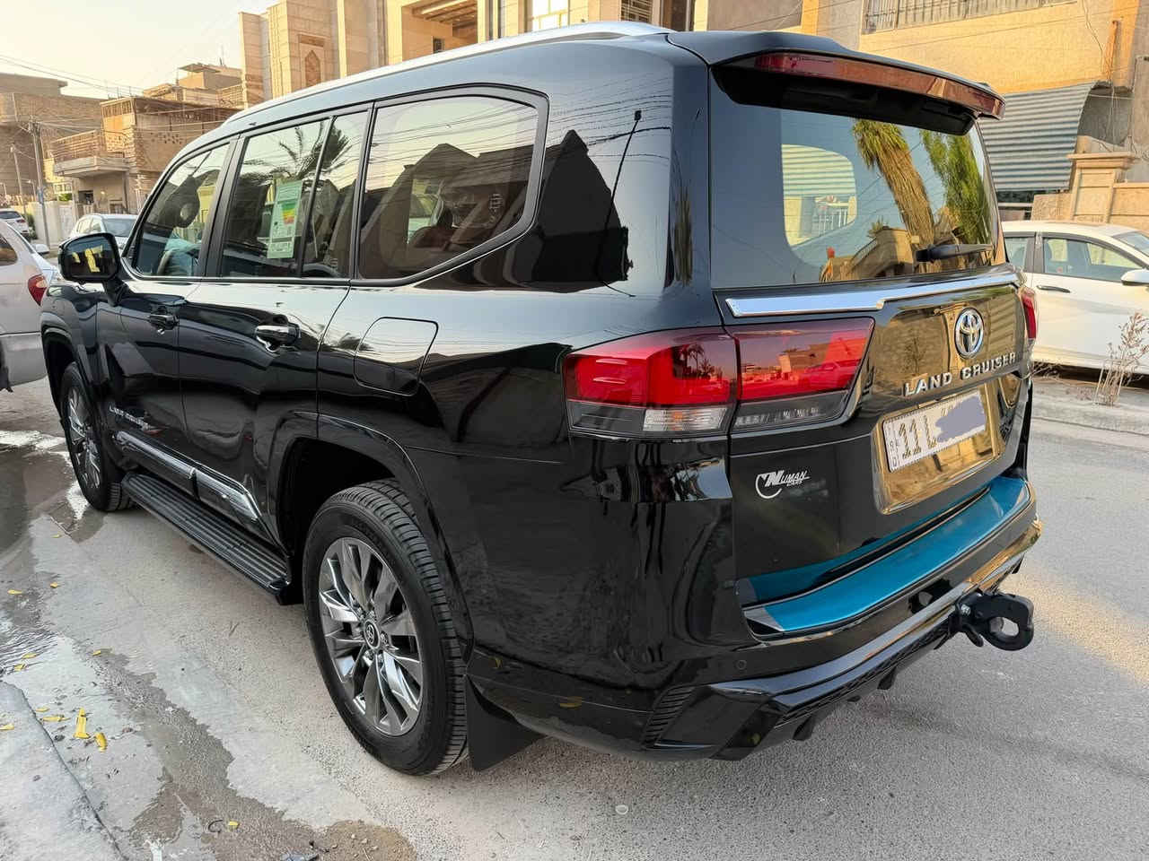 السلام عليكم
لاندكروز 2025 بريم زيرو
زيرو زيرو
رقم بغداد باسمي مميز وحلو رقمه
*********** 
داخل احمر
فتحه سقف 
كشنات تبريد 
كشنات كهرباء وجلد
٨ ايرباك
محرك 6 سلندر 4000 تنفس طبيعي 
جي بي اس
مانع تصادم
جنطه كهرباء
السعر 735
***********
