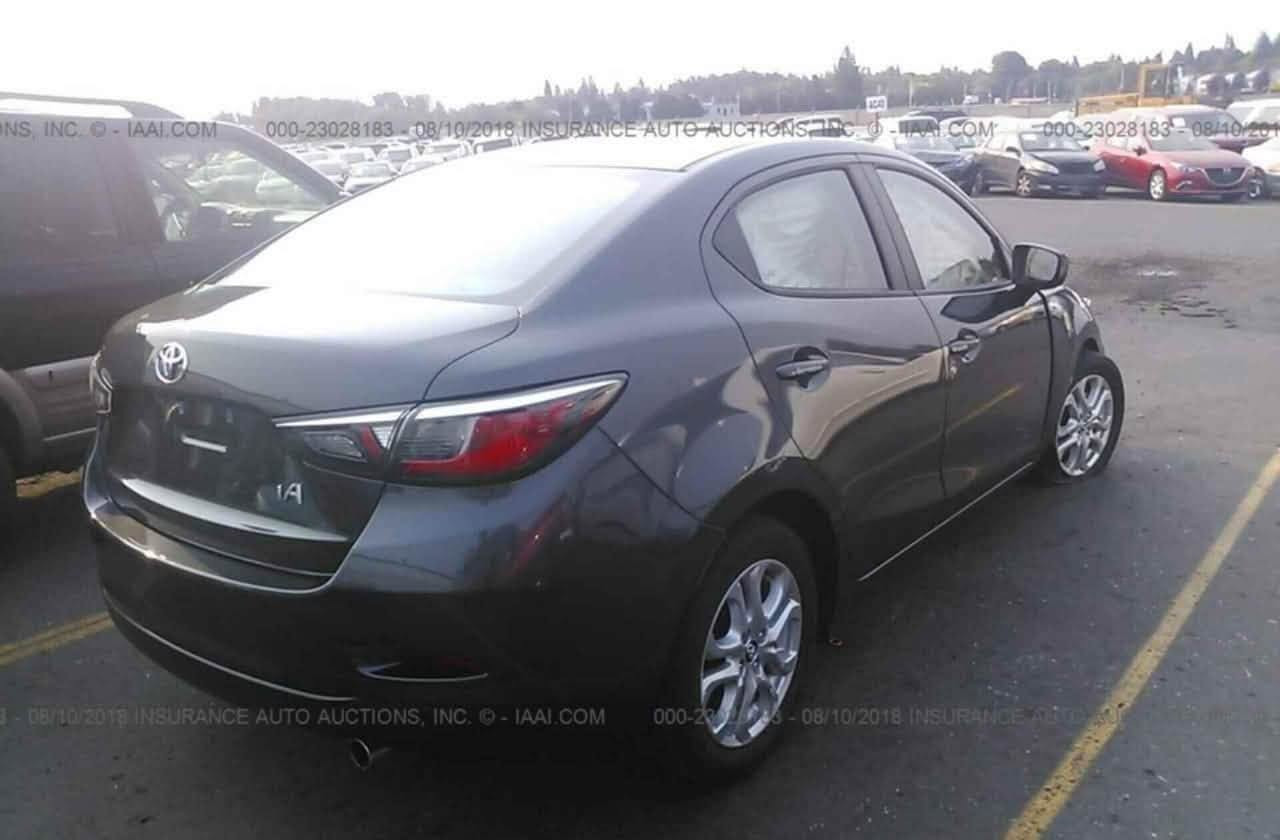 تويوتا Yaris iA موديل 2018 وارد أمريكي 🇺🇸
* محرك 1500 سي سي (1.5L) 4 سلندر

* قير أوتوماتيك 6 سرعات

* دفع أمامي (FWD)

* شاشة وسطية 7 إنج

* كاميرا خلفية

* بلوتوث + USB + AUX

* تحكم بالدركسون

* مثبت سرعة

* تشغيل Sport Mode

* جنوط ألمنيوم قياس 16 إنج

* زجاج ومرايا كهربائية

* تكييف ممتاز

* تشغيل بالبصمة (حسب الفئة)

* نظام مانع الانزلاق (Traction Control)

* نظام الثبات الإلكتروني (ESC)

* ABS + EBD + BA

* وسائد هوائية متعددة

* نظام التحذير قبل الاصطدام بسرعات منخفضة (حسب الفئة الأمريكية)

* استهلاك وقود اقتصادي جداً

* محرك واعتمادية عالية، السيارة مبنية على منصة مازدا 2 مع محرك 1.5 بقوة حوالي 106 حصان وقير أوتوماتيك 6 سرعات.

* داخل مخمل اسود

* مكينه وكير كفاله
الضرر صور مرفقه  
بونيد تصليح +باب السايق . مع خدوش بسيطه 
مع وجود سونار 
فحص وهزه صارلها سنه منتهيه وسنويه ولوحات سليمانيه جديد. 
عداد المسافات 130 كم. 
السعر 90 ورقه مجال بسيط . 
مكان السيارة بغداد 
ابي غريب شارع الزيتون 
📞📞   ***********   تواصل

نص مكتوب في الصور:
- NS INC. - IAAI.COM 000-23028183 - 08/10/2018 INSURANCE AUTO AUCTIONS, INC. - IAAI.COM 000-23028183 - 08/10/201 3-08/10/2018 INSURANCE AUTO AUCTIONS, INC. - IAAI.COM 000-23028183 - 08/10/2018 INSURANCE AUTO AUCTIONS, INC.
- IAAAR.COM 000-23028183 - 08/10/2018 INSURANCE AUTO AUCTIONS, INC.
- 000-23028183 - 08/10/2018 INSURANCE AUTO AUCTIONS, INC. - IAAI.COM
- NS, INC - IAAI.COM   000-23028183 - 08/10/2018 INSURANCE TO AUCTION   IAA.COM   000-23028183 - 08/10/2018 3 - 08/10/2018 INSURANCE AUTO AUCTIONS, INC - IAAI.COM 3 - 08/10/2018 INSURANCE AUTO AUCTIONS, INC. ©
- احصل على تقرير المركبة برقم VIN: 3MYDLBYV5JY309721 تويوتا ياريس iA 2018