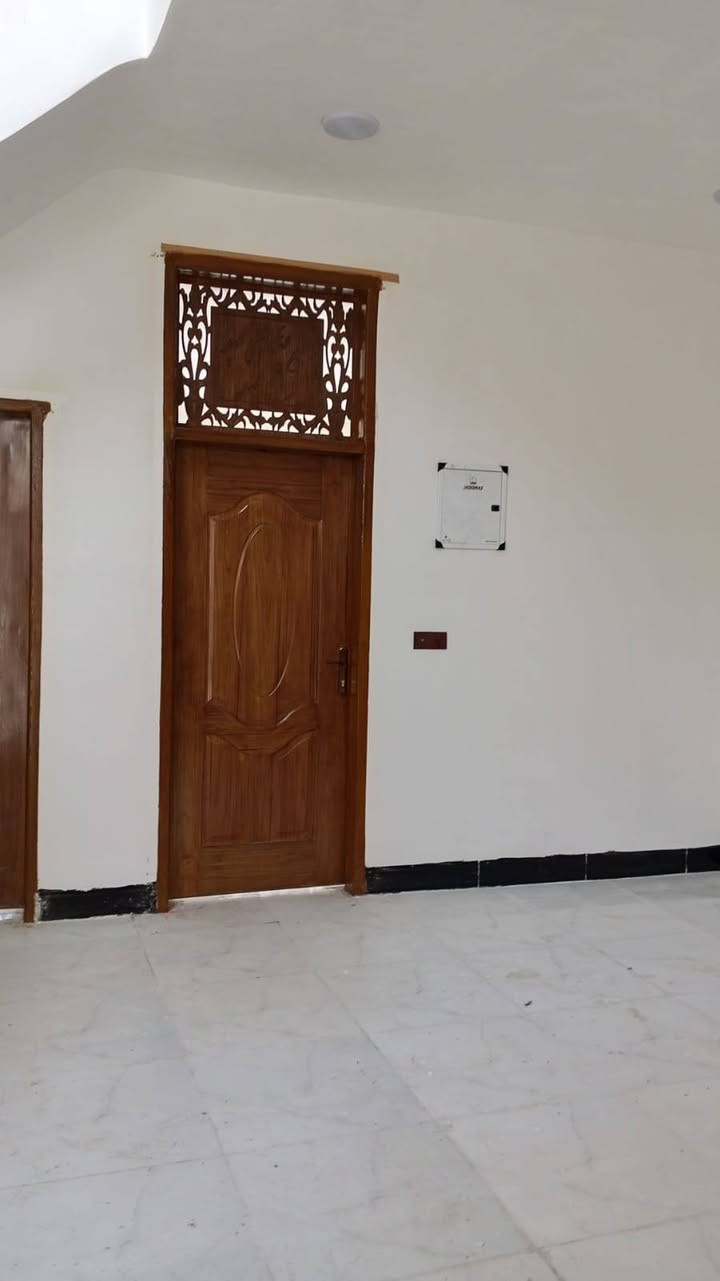 السلام عليكم دار لبيع المساحه 120م 6*20 حله شارع 80حي لعسكري خلف ازياء امير علي يبعد عن لشارع لعام 120م مساحه لشارع 13م غير متواجد على الفيس ***********
