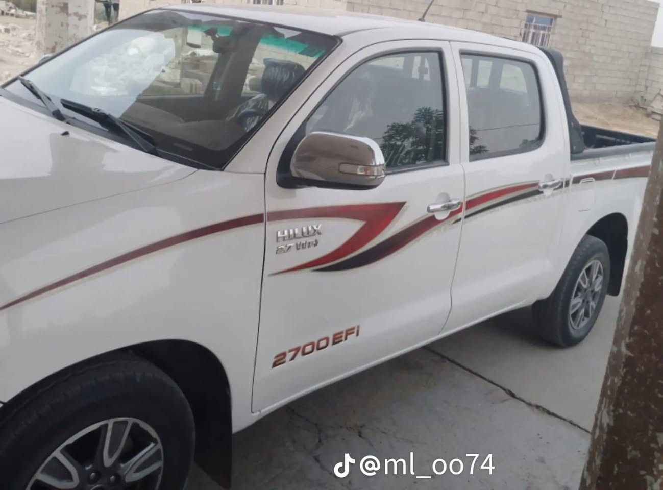 للبيع بيكم موديل 2014 واتوماتيك *********** سعودي

نص مكتوب في الصور:
- @ml_oo74