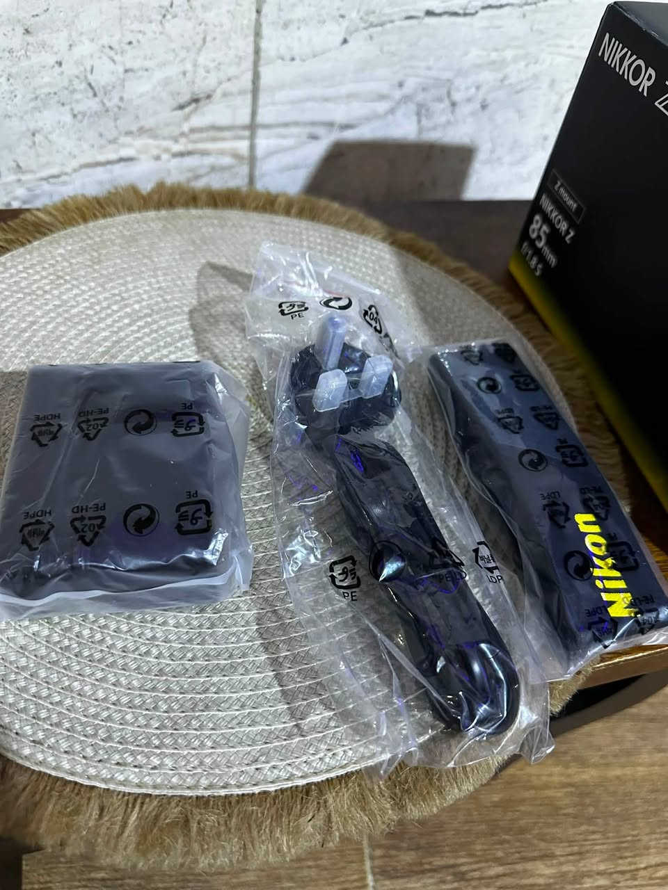 كاميرا نيكون Z5 نضافه 100‎%‎
ملحقات كامله ما مستخدمة
شتر 4k 
السعر 1800 بدون معامله رجاءاً 
التواصل ***********
