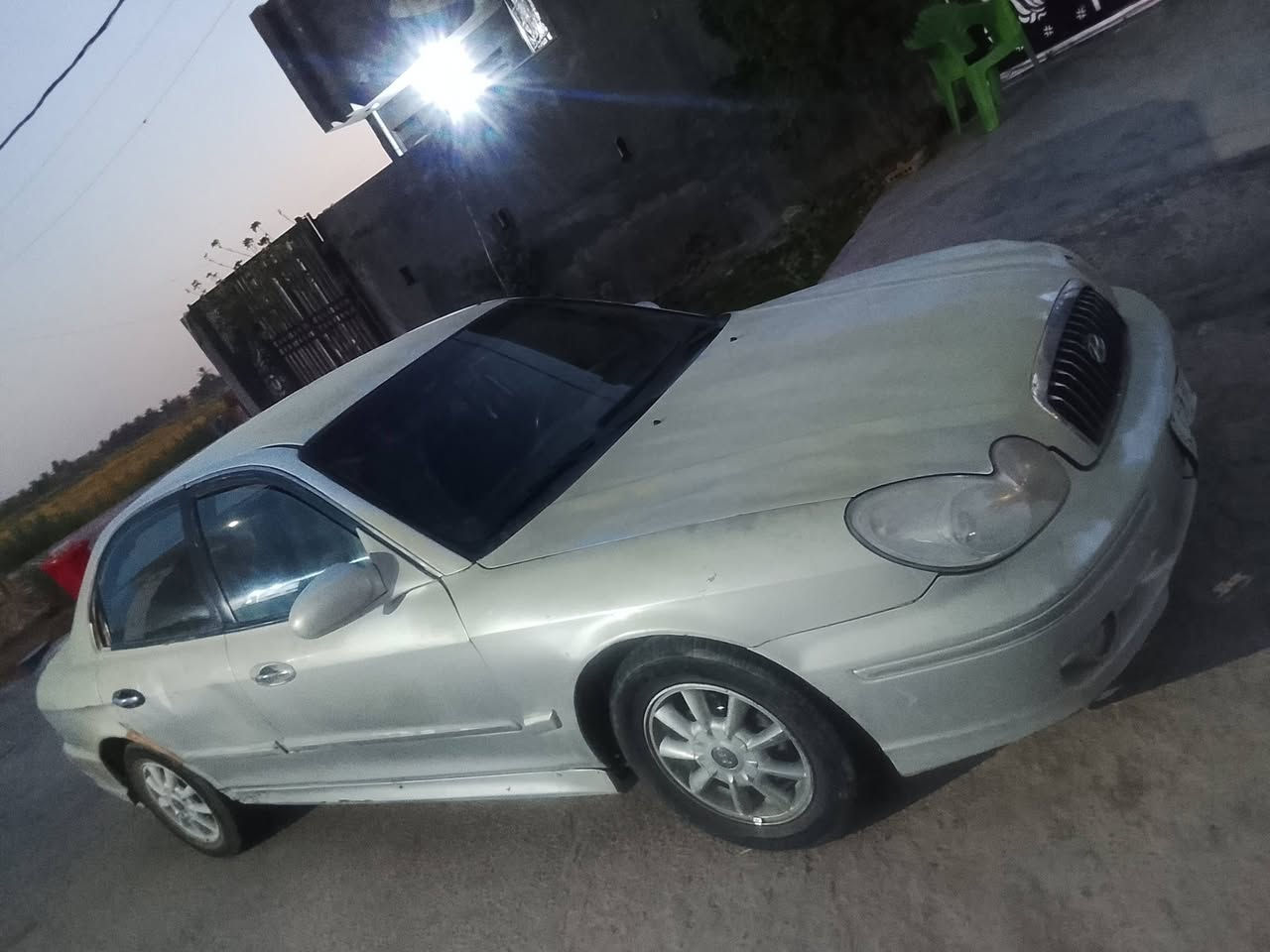 سوناته وفود 2003 سته سلندر 2000السيارة حلوه ونضيفه داخل خارج محرك اوتماتيك السيارة عوزها بس صبغ بسبب الجراد  تجي تكلب عجبتك بيها الخير ماعجبتك ان شاء الله تاخذ افضل منهاوتفاصيل الوفود معروفه سعرها 45 وبيها مجال مال واحد مستعجل ع البيع الشراي ينورني وبي خير ويدلل متواجد ع الفيس عنوان السيارة الحله القاسم 
***********
