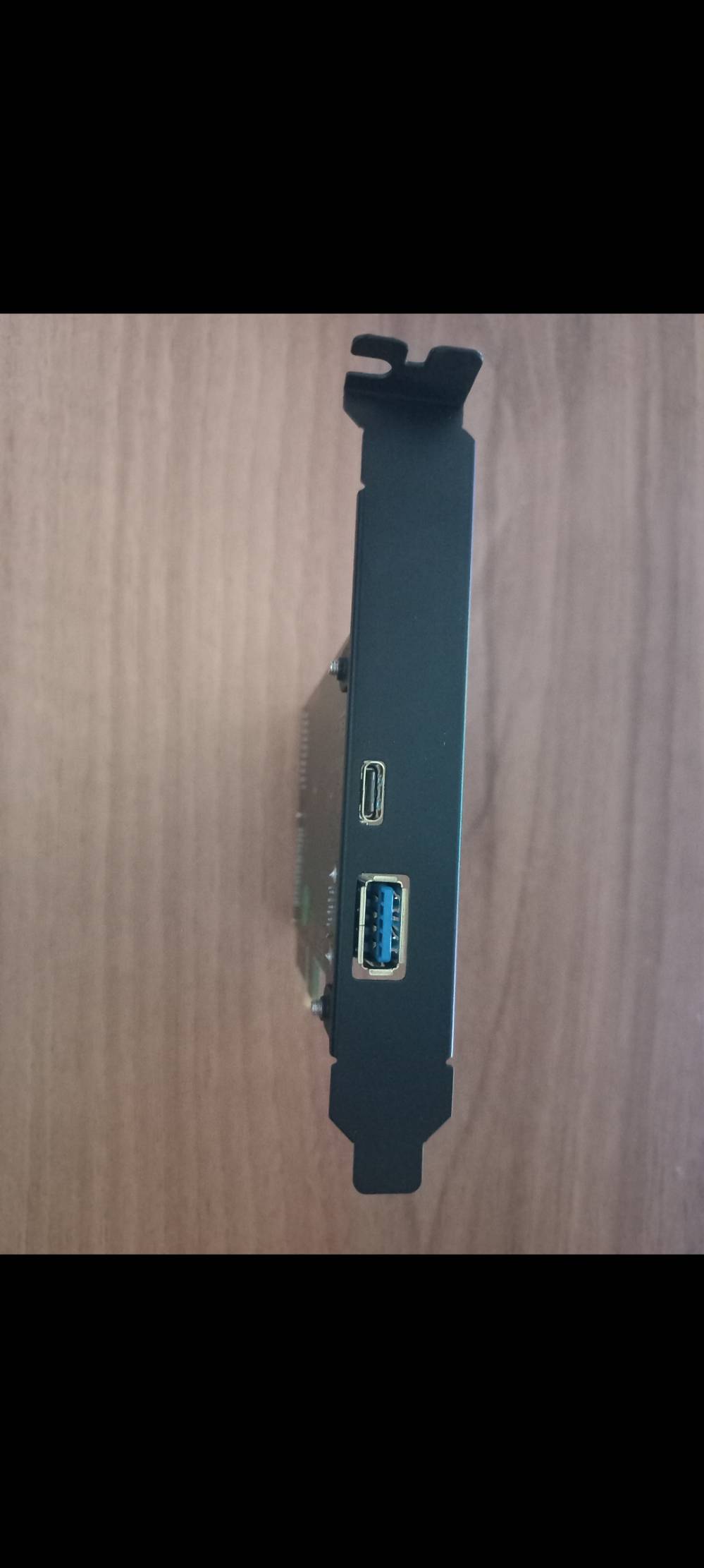 يو اس بي 3.2 • PCI-E • تايب A+C
