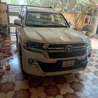لاندكروزر VXR • ٢٠٢١ • ٥٤ الف