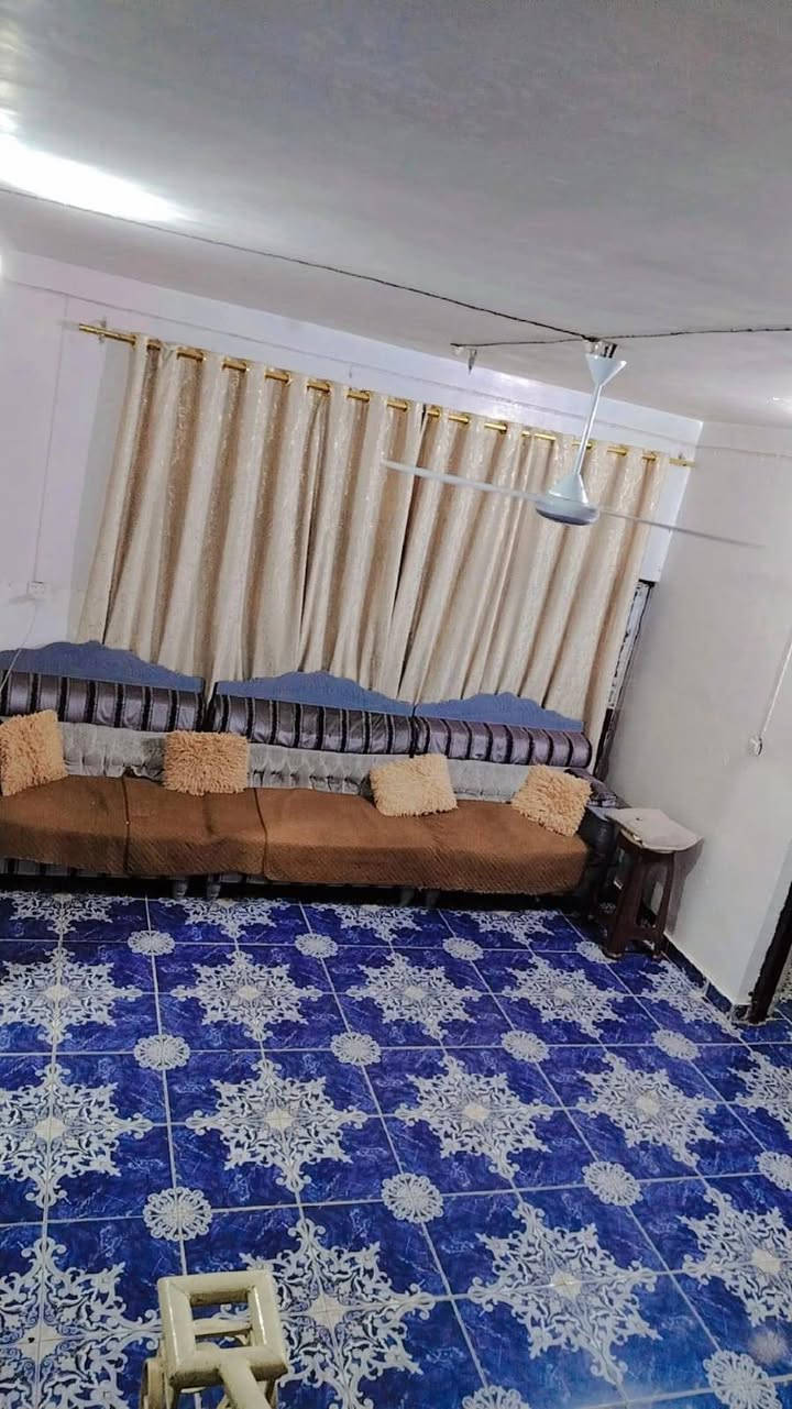السلام عليكم
بيت للبيع

 في منطقة الكفاءات الشارع المقابل مستشفى الزهراء
مساحة 300 متر 
صور الطابق الأرضي هذا
الطابق الاول بي ثلاث غرف وصاله وحمامات. وسطح
والطابق الاخير سطح ودرج
وكذالك يوجد في الطرمه مشتمل ثلاث طوابق
بسعر كلش مناسب
للتواصل مع الرقم
***********
