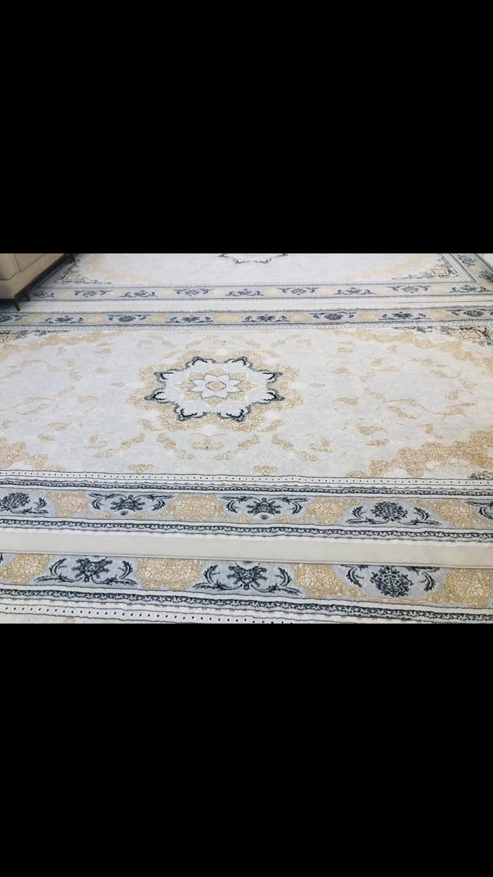 5تاک فەرشی ئیرانی ٧٠٠شانە قیاسیان 
دوتاک ٣بە٤
دوتاک ٢نیو بە٥
یەکتاک٥بە٣
نرخی هەمویان٧٥٠هەزارو مامەلە 
***********
