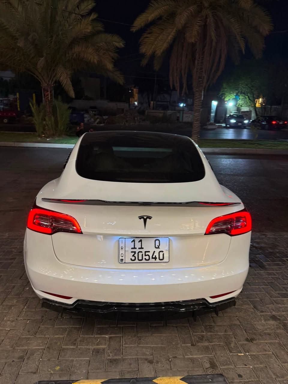 تيسلا مودل ٣ تك ماطور موديل ٢٠٢٣ اونلاين ماشيه ٦٤ الف كيلو رقم بغداد باسمي داخل ابيض كلشي بيها سليم ونظيف بطاريه جديده اي نقص مابيها وياها شاحنه ٣٢ امبير كامله اي نقص مابيها كلين تايتل بدون ضرر مكان السياره بغداد حي القاهره السعر 170 
للاستفسار اكثر ***********
