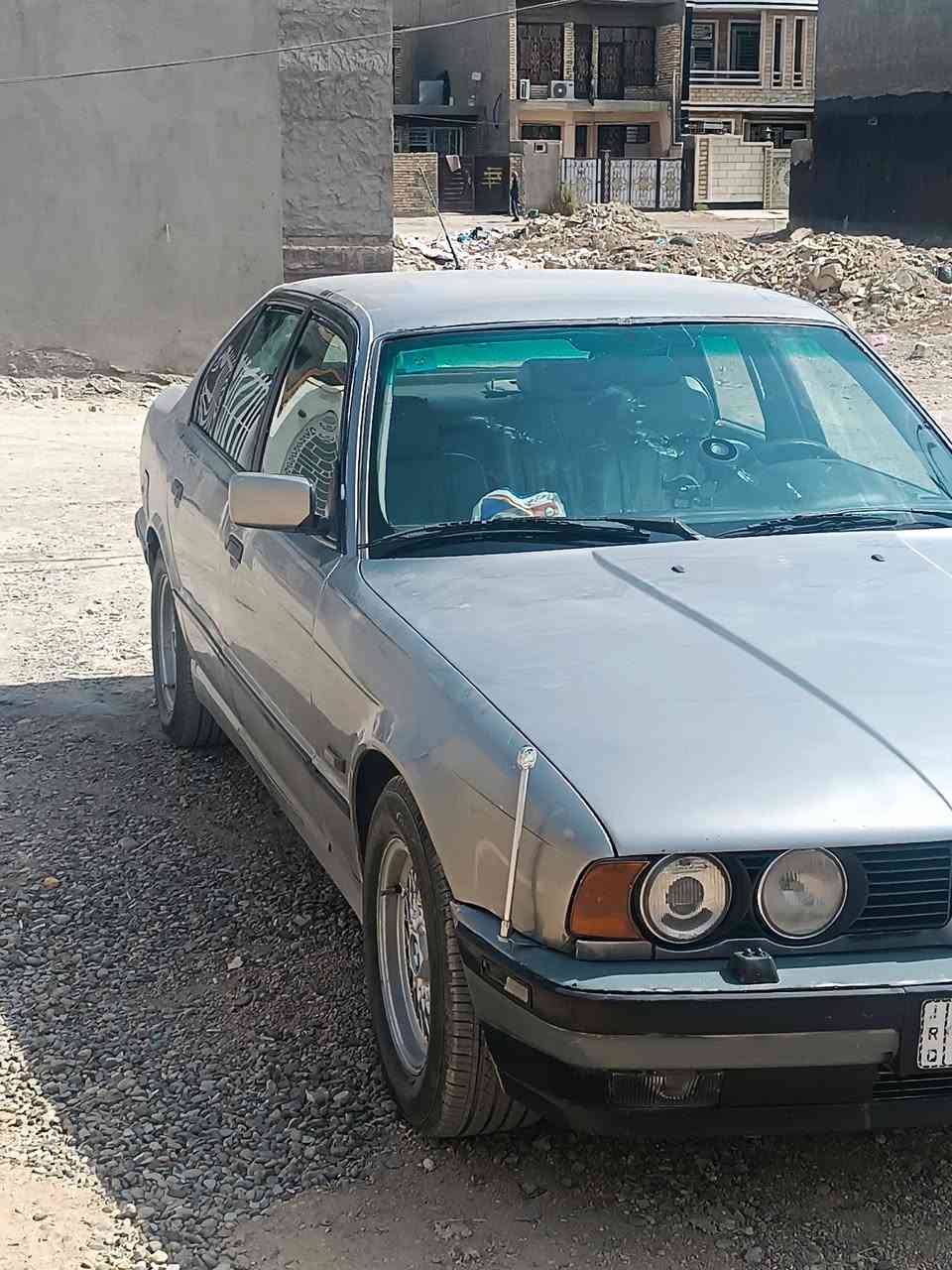 موديل 90
535 بسمي السياره 
كهربائيات كله شغاله 
تبريد شغال 
تخم تأير جديد 
مكينه خير من لله متنقص ولا تبخر 
كير جديد 
حداديه نص عمر 
منظومة هوه جديدة+منضومة بانزين جديده+منضومة ماء اخضر جديده 
سعر خيالي مال ستعجال 35 ورقه 
*********** 
غرفته نص عمر
