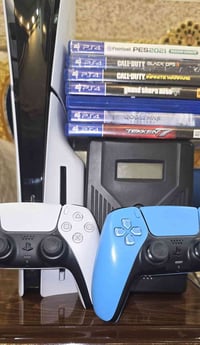 Ps5 slim استعمال5 اشهر وقليل اللعب اخو الجديد ملحقات كامل+ يدة اصافية ...