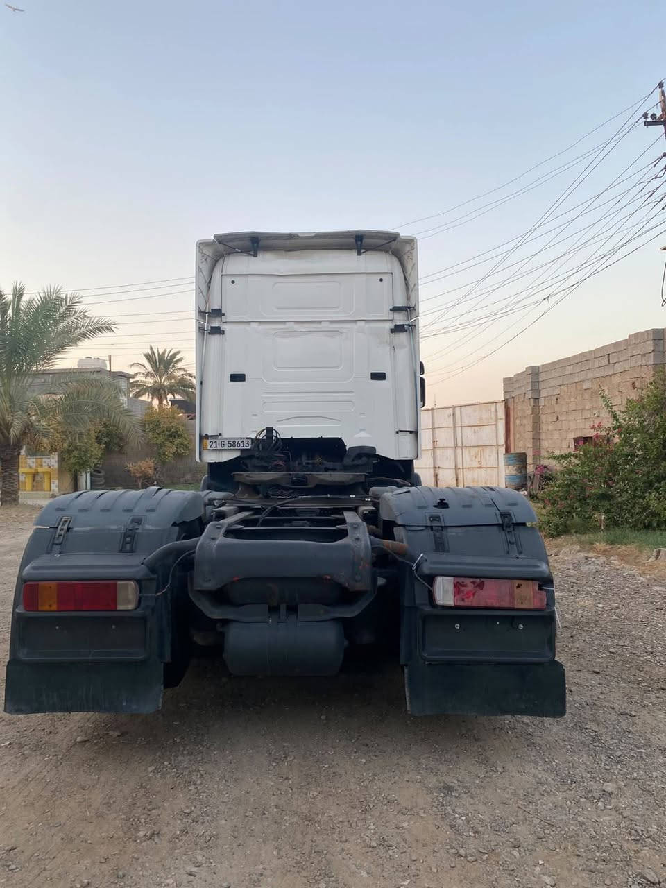 سكانيه موديل 2005
حجم 500/8سلندر
محرك لا تبخير ولا تنقيص رتايدر
كير اوتو 12نمرا سحال مزوج
مربوطه عربانه وراها 13متر 4دناكير
سنويه مجدد 2030
السعر 4$10 وبيها مجال
الهاتف/***********
العنوان/ديالئ
