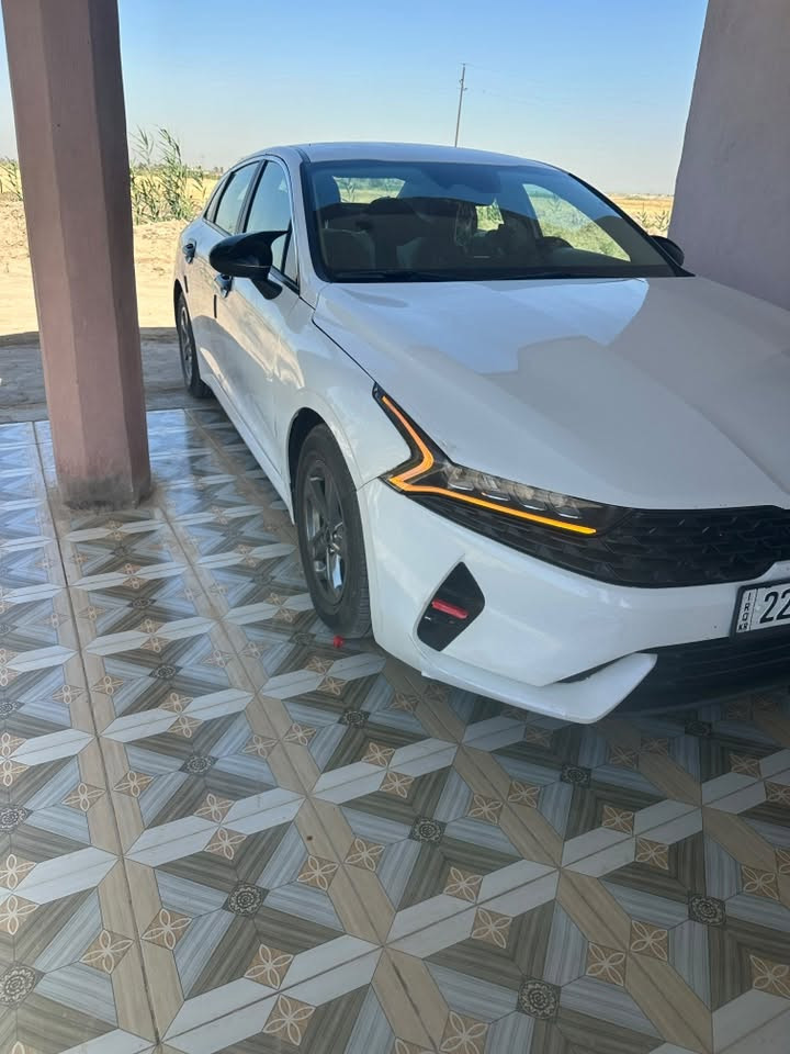 كي فايف موديل 22محرك 1600 حادثها موجود بالصور السعر 150 بدون مراوس  *********** السكن بغداد

