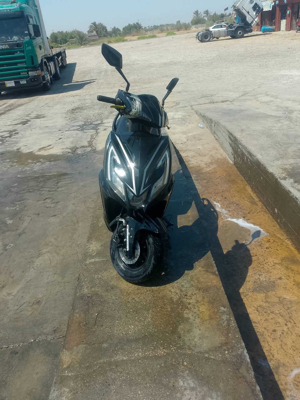 السلام عليكم دراجه للبيع محوره محرك ماكس سعر 250 بها مجال بيها خيط بخار بكان ناحيه الام قرب طريق جبله رقم التليفون *********** بو واتساب اخوان اللي ما يشتري لا يخابر
