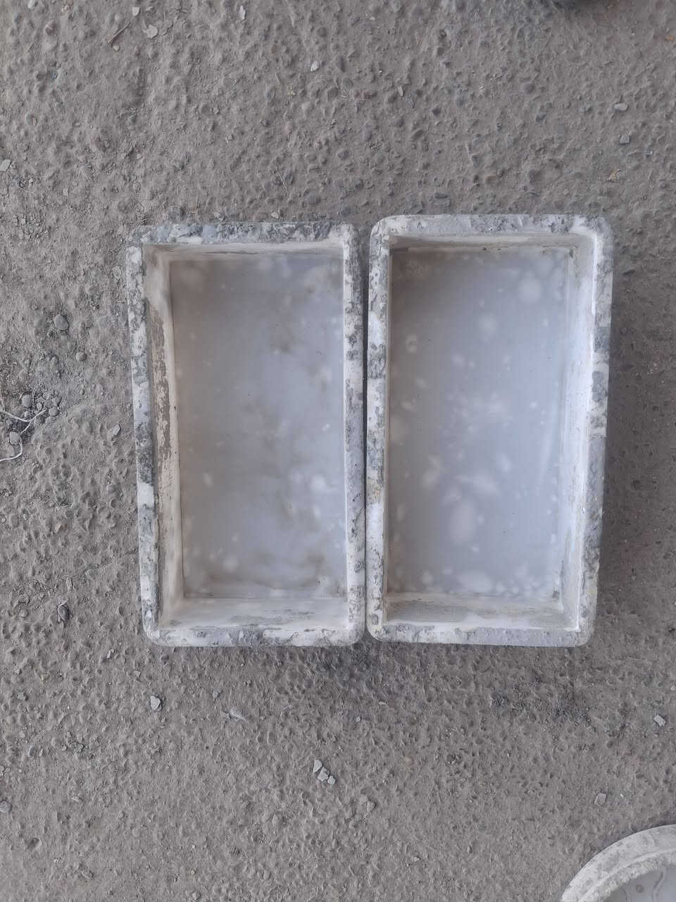 السلام عليكم قوالب مقرنص للبيع مستعمل بيع شلع جميع الأشكال
معين 3D .٥ سنتم  ١٠٠ متر
صليب ودائرة .٥ سنتم  ١٠٠ متر
طابوكة قياس ١٥ ×٣٠ ×٦ سنتم ١٥٠ متر
العنوان بغداد *********** واتساب
