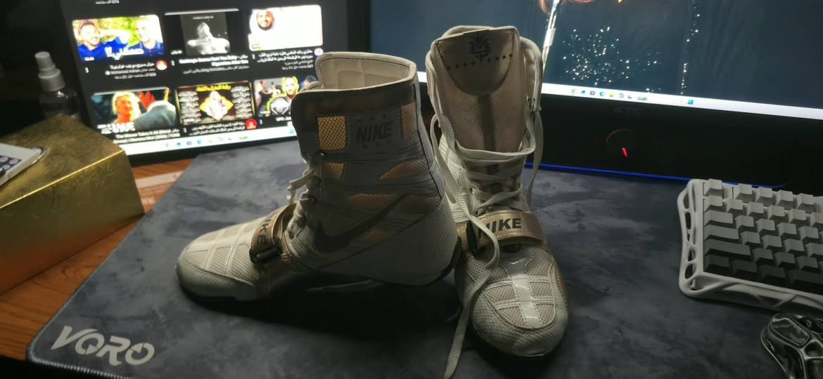 سلام عليكم
حذاء ملاكمه nike    قياس 40/41 /سعر 60

جفوف ملاكمه قيطان قياس 10oz سعر 25

واقية راس جلد ومن داخل حشوه فوم مريحه بالاستخدام قياس xl سعر 20

مكاني بغداد ومتوفر توصيل جميع محافظات العراق

للتواصل واتساب او اتصال فقط 

***********
