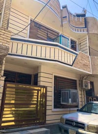 بيت للبيع ٦٠ م اربع غرف الاسكان مقابل كليه العلوم مستعجل ع بيع سعر منا...