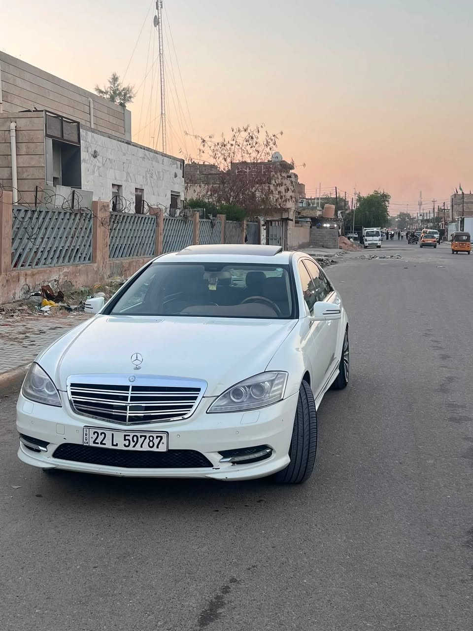 خليجي مكفوله من الضرر
صبغ هلال الجاملغ الخلفي فقط محرك وكير ما مفتوح شرط الفحص بدون شخوط / بدون رصعات
عليها كت كامل AMG 2013
المواصفات فول 1/1 :
- محرك V6 عقل الفوك المرغوب
SlideRoof فتحة سقف -
- ابواب شفط كهرباء
- صندوق كهرباء
- داخل لون بيجي وقهوائي مطعم ب صاج
Memory كشنات جلد + خزن -
- كشنات كهرباء امامي / خلفي
- شاشة وسائط + كاميرا خلفية
- شاشات بالتجاوي و تحكم خلفي
- ثلاجة خلفية
- مري شفط / اشارة بالمري
- ماوس تحكم + تحكمات ستيرن
- حساسات اصطفاف امامي / خلفي
- سيدي جينجر 6 اقراص
Harmankardon سستم صوت -
- ستيرن كهرباء وتدفئة
- تبريد منفصل + قطعتين مع تحكم خلفي
- لايتات داينمك اوتو Dynamic
- بردات ابواب + برده خلفية
- تجاوي كهرباء امامي + خلفي
رقم اربيل الجديد
السعر 160 ورقه بيها مجال
السيارة كل شي بيها بلادي و كل اوبشناتها شغاله
تايرات جدد شادها
مسويلها ادامه سيرفس كامل ولا كلوب مشتغل بالدشبول
***********
مكاني بغداد
