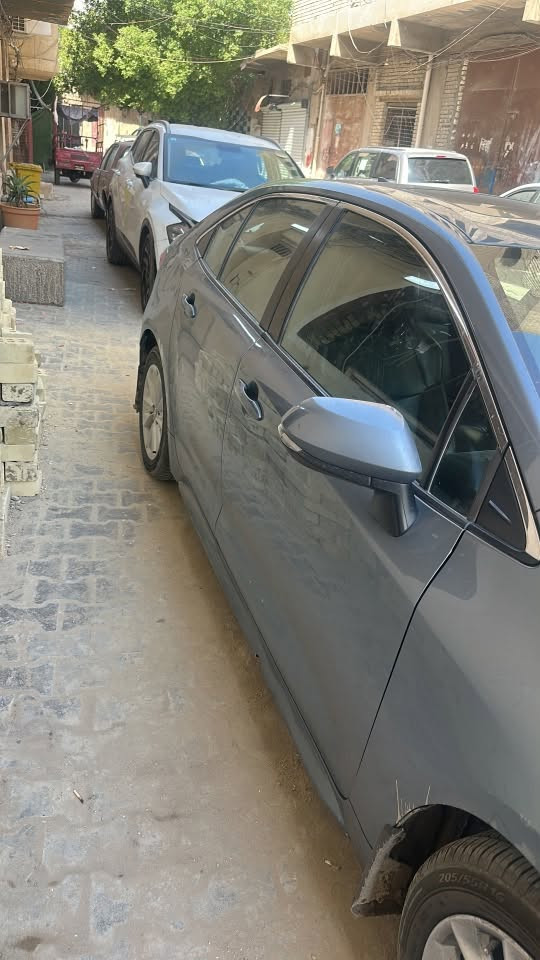السلام عليكم  
كورلا 2020 XLE فول مواصفات واحد على واحد  مصبوغه حزام وسونار موجود وياها سياره جهازه ما ناقصه كلشي صدر جديد ادامه بانزين جديده حتى نوزلات جديدات زوج تايرات جديد رقم ارييل. السعر ١١٥ وبيها مجال 
*********** رقم الهاتف ما متواجد على الفيس
