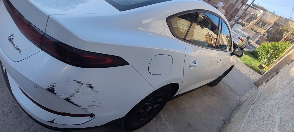 يا الله
BYD QIN PLUS 2025 
تفاصيل موضحه بالصوره بيها ضربه بالدعاميه لاماني فقط دعاميه وشباك ومصلحه وشخط بالجاملغ لايسر وشخوط بسيطه 
ماشيه 14 الف مكينه و15 الف بطاريه 
السعر 18.250 
بغداد *********** تواصل واتس اب
