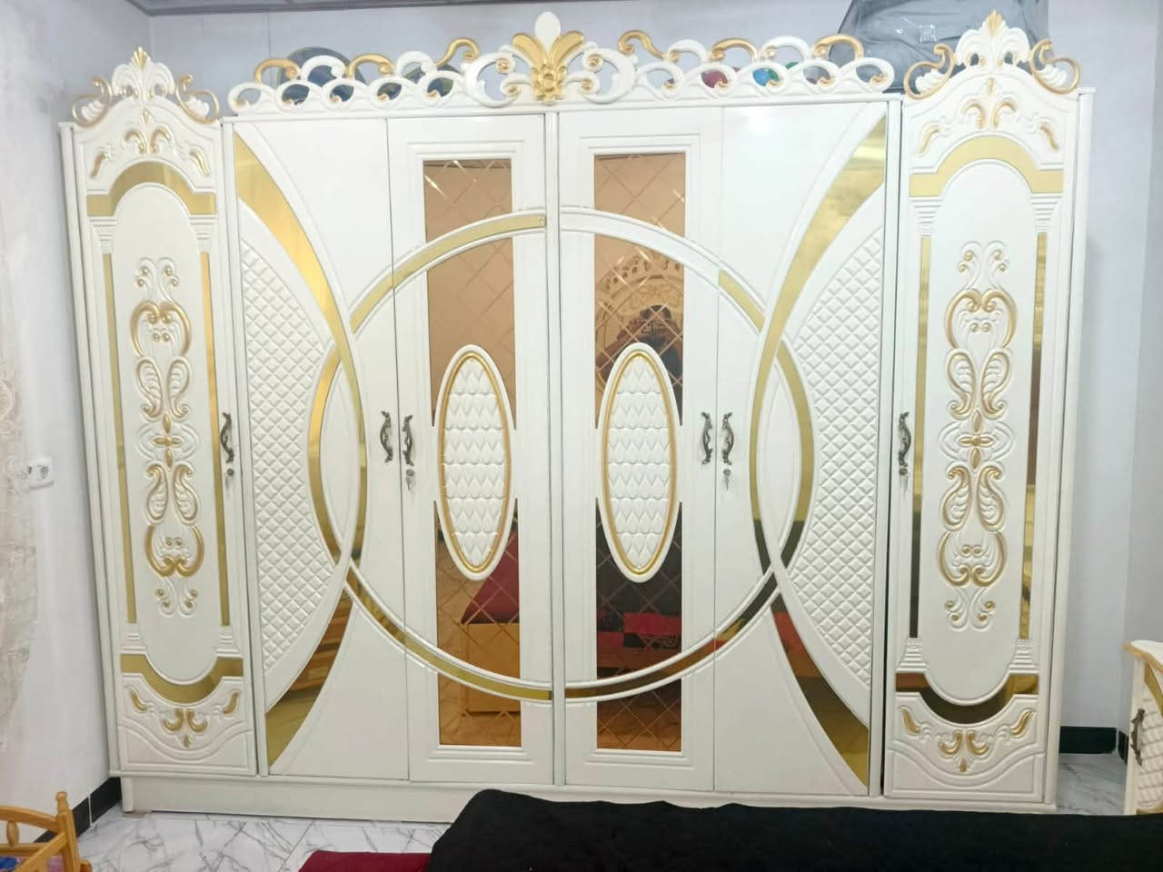 سلام عليكم
غرفه أخشاب حطاطه درجه اولى صبغ حراري 
بلحقيقه احلى من الصور 
عنواني عوينات 
سعر ع الخاص او الاتصال ***********

