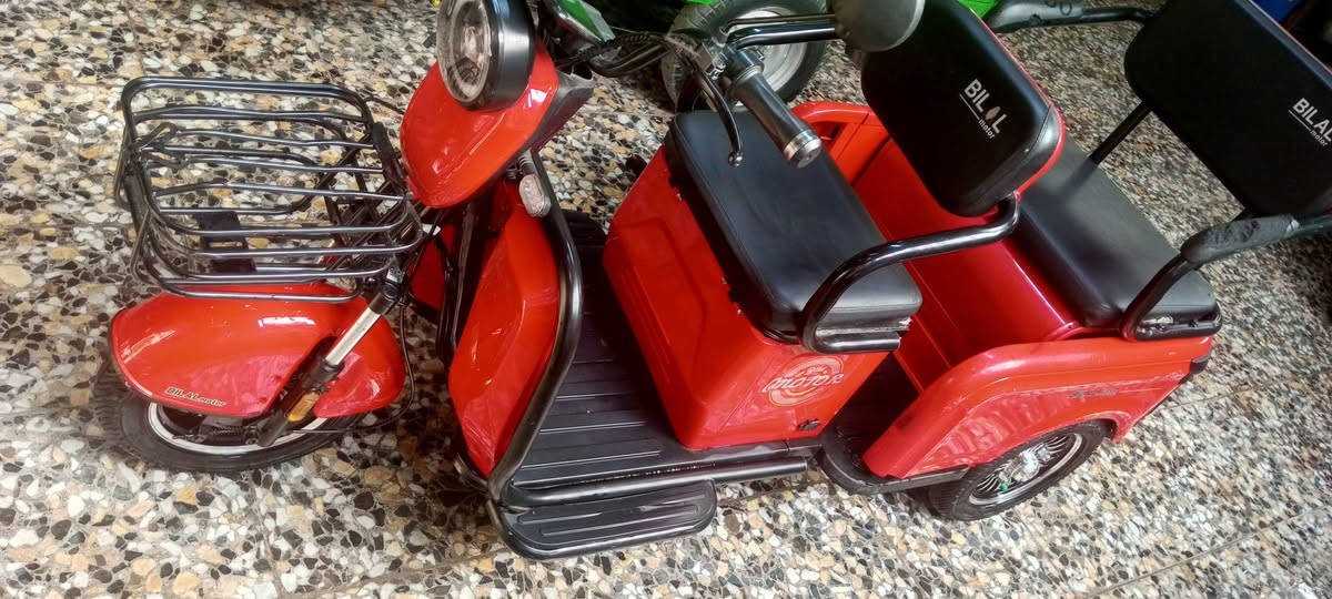 بغداد العبيدي • كفالة عامة • دراجة كهربائية