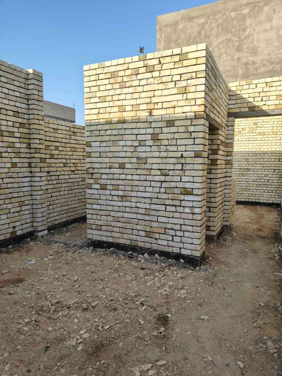 السلام عليكم
هيكل للبيع بحشد الالف دار 100 متر على حديقه بناء درجة اولى 5ب20 قريب على شارع 40 إجازة بناء موجودة بالبيت 
***********
***********
