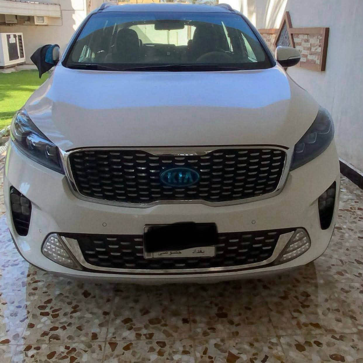سلام عليكم
كيا سورنتو 2020 خليجي
مكفوله من الصبغ والتبديل كفالة عامة 
فول مواصفات: 
عدى البانو راما 
بصمه تشغيل وابواب
ترحيب عند الاقتراب 
كراسي كهربائيّة وجلد
شاشه وكامرة خلفيه
شحن لاسلكي
حساسات. امامي خلفي 
مري شفط واشاير بالمري 
لد امامي وخلفي 
6 سلندر 3500
صندوق كهربائيّة 
رقم بغداد بإسمي تحويل مباشر 
ماشيه ..90
السعر 265 وبيهاا مجال
رقم صاحب السيارة 
***********
