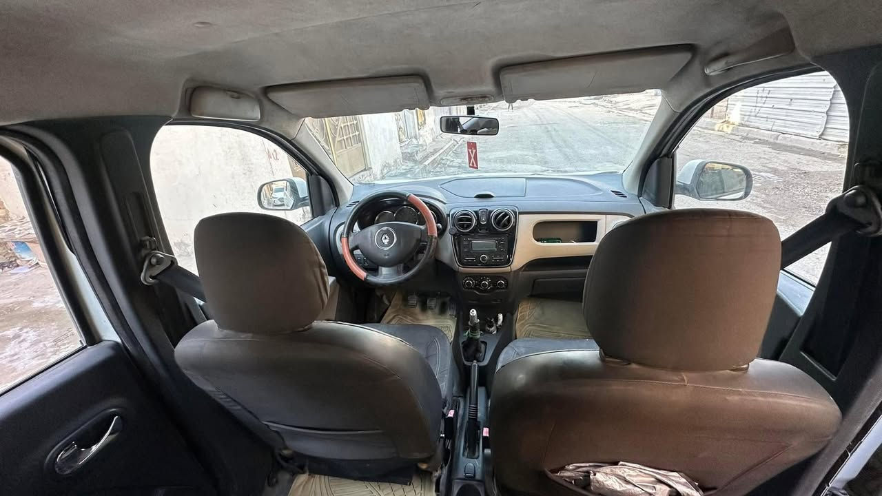🚗 للبيع رينو لودجي 7 راكب – موديل 2014

رقم بغداد

🔹 تبريد منظومة جديدة
🔹 بطارية جديدة
🔹 حدادية كاملة
🔹 تايرات جديدة
🔹 السيارة ما ناقصها شي وجاهزة للاستخدام

ملاحظة: السيارة بيها معاملة تحويل عن طريق قسام شرعي، لأن صاحب السيارة متوفى، والعائلة مسوية قسام شرعي، وجميع الورثة بالغين وماكو قاصرين، والسيارة قابلة للتحويل أصولياً.

💰 السعر: 60 ورقة
والسعر بي مجال للشراي لأن البيع مستعجل.

📞 للاستفسار والتواصل: ***********
