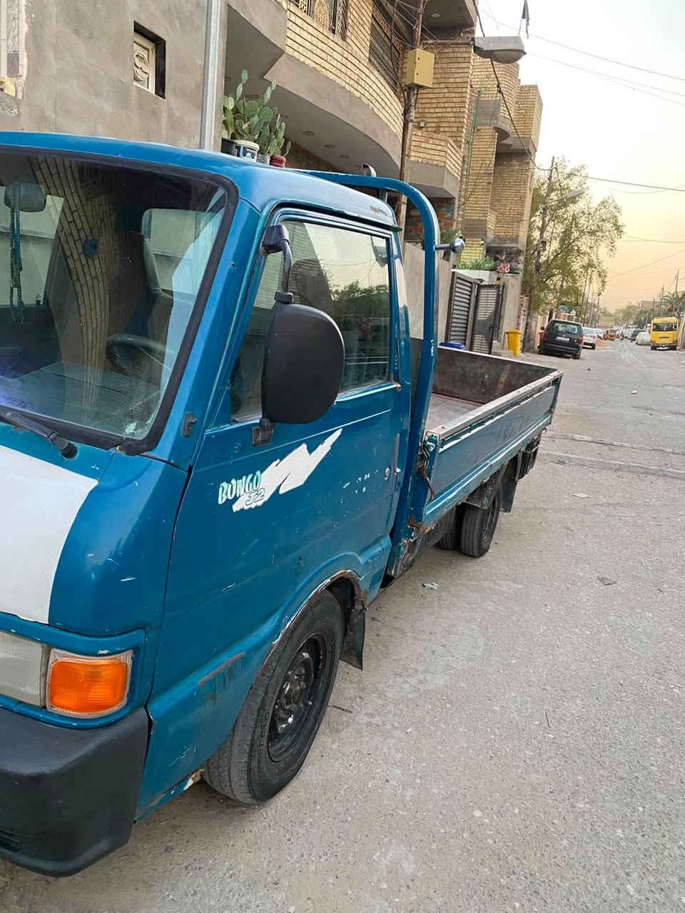 سلام عليكم سياره 8جنكال تك موديل 1996 بغداد بسمي مكاني بغداد البلديات كير ومحرك خير منه  الله سياره جاهزه   الشراي يتصل *********** حيدر
