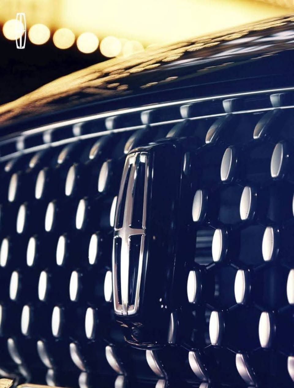 🔥 للبيع Lincoln Corsair 2020 فول مواصفات
5LMCJ2DH9LUL21532
🔹 موديل: 2020
🔹 محرك: 2.3L Turbo EcoBoost
🔹 قوة: 295 حصان
🔹 قير: أتوماتيك 8 سرعات SelectShift
🔹 دفع: رباعي ذكي AWD
🔹 ماشية: 72 ألف كم
🔹 فول مواصفات
🔹 السيارة عليها أدامة كاملة وجاهزة للفحص والاستعمال
✨ أهم المواصفات:
• محرك 2.3 تيربو قوي وعملي
• دفع رباعي AWD
• أوضاع قيادة متعددة
• مقاعد جلد كهربائية مع ميموري
• تدفئة المقاعد
• تبريد المقاعد
• مساج للمقاعد
• مقود كهربائي تدفئة
• كروز كنترول
• تشغيل بصمة ودخول ذكي
• Remote Start
• تحكم أوتوماتيكي بالمكيف
• فتحات تكييف خلفية
• شاشة وسطية كبيرة
• شاشة عدادات رقمية
• Apple CarPlay
• Android Auto
• Bluetooth وUSB
• نظام صوتي فاخر
• فتحة سقف بانوراما
• باب خلفي كهربائي
• مرايا كهربائية قابلة للطي
• كاميرا خلفية وحساسات
• Blind Spot
• Lane Keeping Assist
• Cross Traffic Alert
• فرملة طوارئ وتحذير تصادم
• Auto Hold
• LED أمامي وخلفي
• حساسات مطر وإنارة أوتوماتيكية
• نظام مراقبة ضغط الإطارات
• نظام مانع الانزلاق والثبات الإلكتروني
📌 حالة السيارة:
• بدون دواخل
• بدون إيرباك
• عليها أدامة كاملة
• الحادث كان من جهة السائق
• جاملوغ أمامي
• بيها بارد باب جهة الراكب وصبغ اباب السائق والبونيد والجاملغ وشوي من الجنطة مثل ما موضح  بالسونار
• باقي السيارة نظيفة ومجهزة للاستعمال
سيارة فخمة جداً، قوية ومريحة، ومواصفاتها عالية، محرك 2.3 تيربو مع دفع رباعي يعطي أداء ممتاز وثبات عالي.
📍 بغداد
📩 ***********
168$
