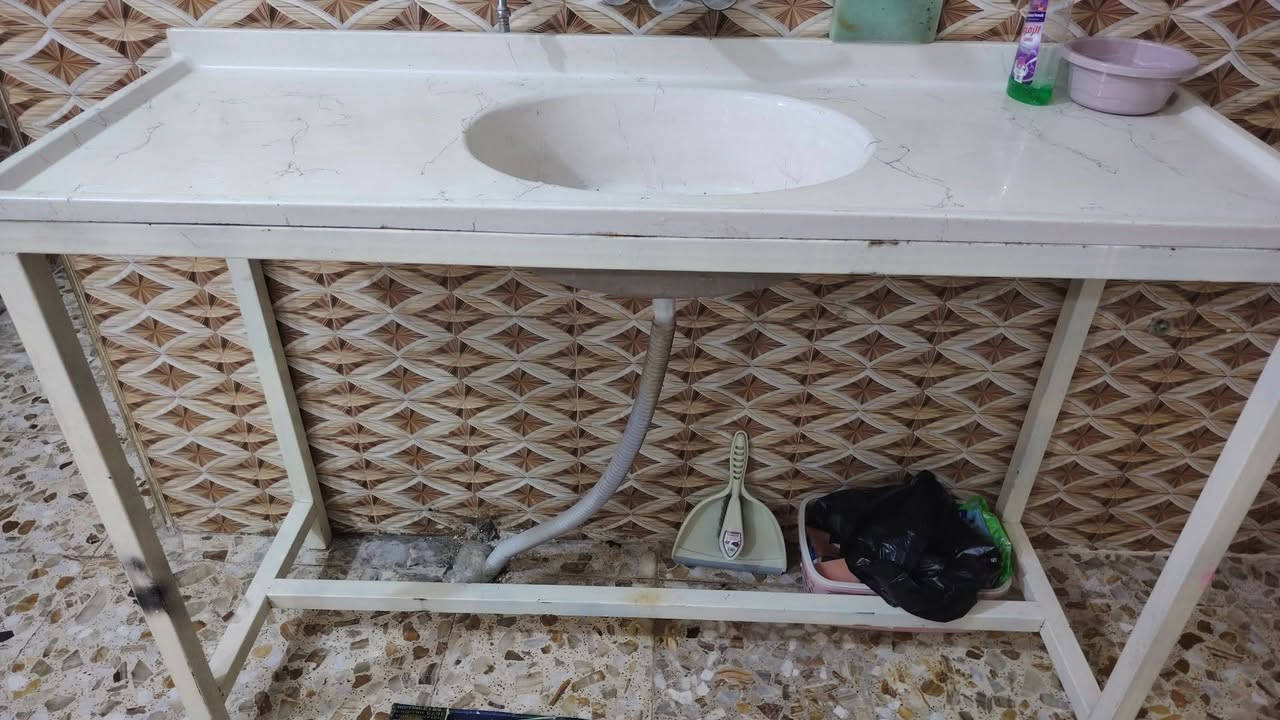 السلام عليكم ورحمة غراض للبيع العنوان جسر ديالى القديم *********** الكاونتر ب ١٠٠ الف السنك فريم حديد ومرمر والطباخ ب ١٠٠ الف وسبلت ٢ طن ميديا مشتغل موسم واحد ب ٣٥٠ الف
