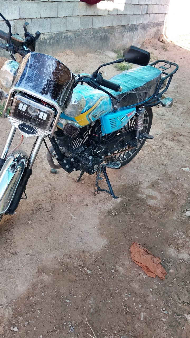 البييع مسعجل
دراجه حديثه موديل 26 

دراجه كله بلادي شركه 
محرك 200cc
دهن كل 15يوم ابدل بحيث بعده مصاير اسود ابدله 
سععر 800وبيه مجال 

***********
