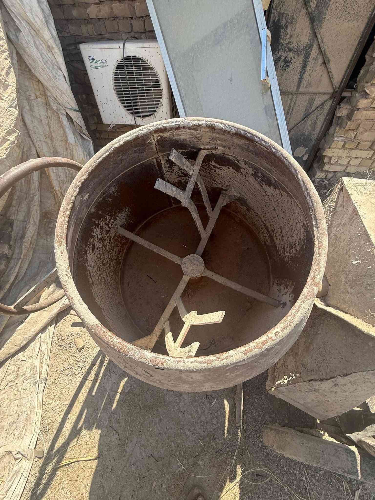السلام عليكم غراض معمل كلشي للبيع  مكينه صب و خباطه و منشار و هزاز العنوان بعقوبه شارع الديري لاستفسار ***********
