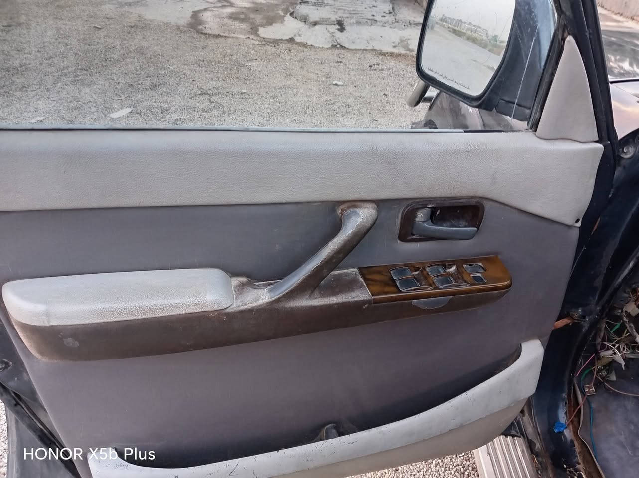 لاندكروز 90 • رقم بغداد • ٧٧٦١٨ كم