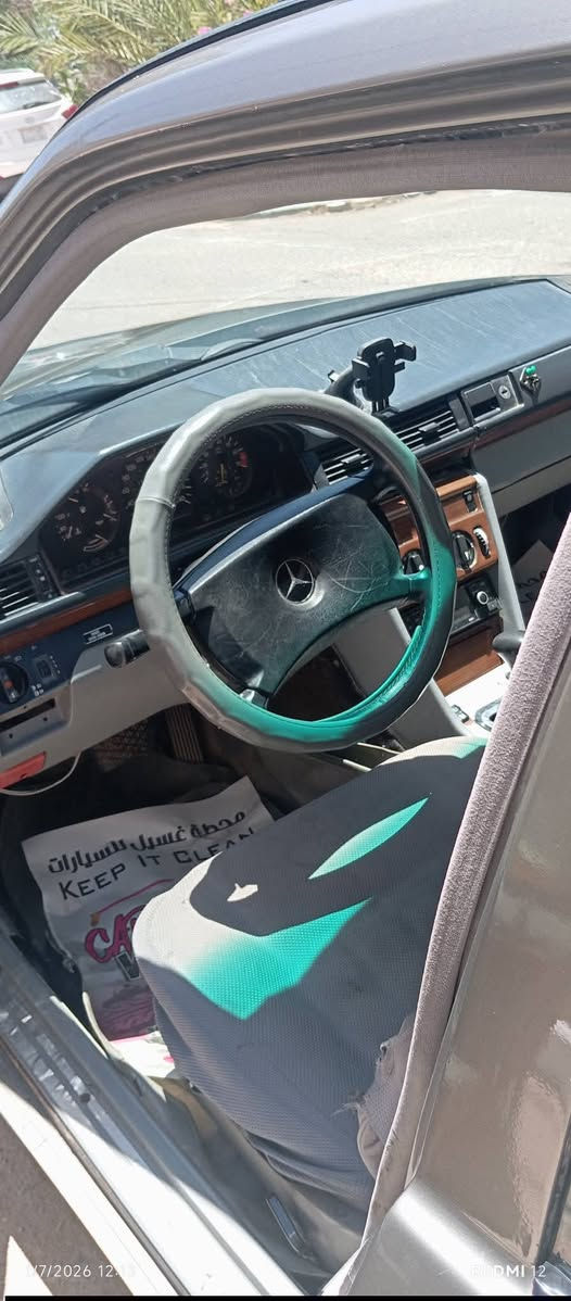 مارسدس موديل 91محور  محرك ياباني كهربائيات ومسجل ولايتات كامله وشغاله وتايرات وحدايديه نظيفات رقم كربلاء الدولي  بأسمي شرط التحويل المباشر سنويه غير نافذه سياره موجوده في النجف حي العداله السعر ٣٥ ورقه قفل
الملاحضات:-

١ـسياره غير مكفوله من الضربه والشواصي ابيع سويج اكفل فقط محرك وكير واصوليات تجي تشوفها وتقتنع بيها وتدلل

٢ـالتبريد عاطل غير شغال

٣ـالتواصل على رقم التلفون غير متواجد على الانترنيت

رقم التليفون ***********

مارسدس موديل 91محور  محرك ياباني كهربائيات ومسجل ولايتات كامله وشغاله وتايرات وحدايديه نظيفات رقم كربلاء الدولي  بأسمي شرط التحويل المباشر سنويه غير نافذه سياره موجوده في النجف حي العداله ( السعر ٣٥ ورقه) قفل 

للبيع فقط بدون مراوس
مارسدس موديل 91محور  محرك ياباني كهربائيات ومسجل ولايتات كامله وشغاله وتايرات وحدايديه نظيفات رقم كربلاء الدولي  بأسمي شرط التحويل المباشر سنويه غير نافذه سياره موجوده في النجف حي العداله السعر ٣٥ ورقه قفل

نص مكتوب في الصور:
- 1/7/2026 12:12 REDMI 12
- REDMI NOTE 10 PRO
- 1/7/2026 12:12 REDMI