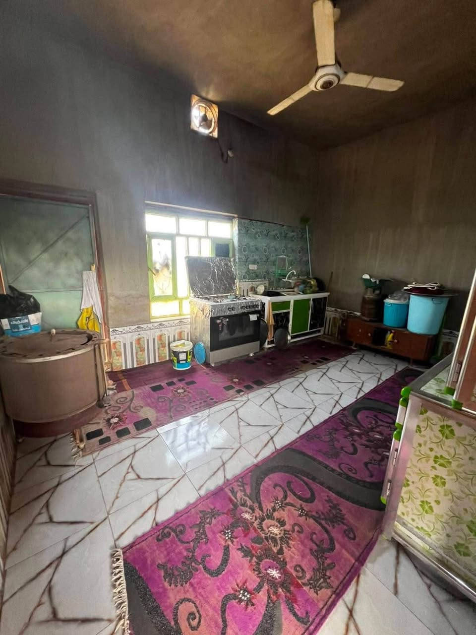 بيت للبيع طابو زراعي سند ٢٥ حي المهندسين يبعد عن المنتزه ٣٠٠ متر مساحة البيت ٢٥٤ متوفر بيه كافة الخدمات ماي وكهرباء ومولد ومجاري وانترنيت وتبليط قيد التنفيذ للأستفسار التواصل خاص
***********
