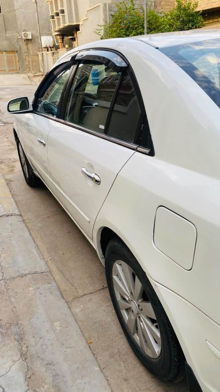 سوناتا • ٢٠٠٩ • ضرر خلفي