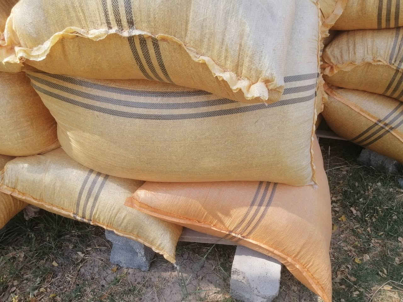 السلام عليكم ورحمة الله وبركاته
يوجد تبن برسيم مجروش و معبى ب أكياس كبيرة (شليف)
سعر الكيس (الشليف) ب ٥ آلاف دينار
العدد ٤٠ كيس (شليف)
العنوان بغداد اللطيفية ك١٤ القامشلي
للاستفسار أكثر الاتصال على صاحب البضاعة على الرقم أدناه (على الخط) لا يوجد واتساب 
***********

مكلف بالنشر لا ارد على التعليقات أو الخاص كوني مكلف بالنشر
