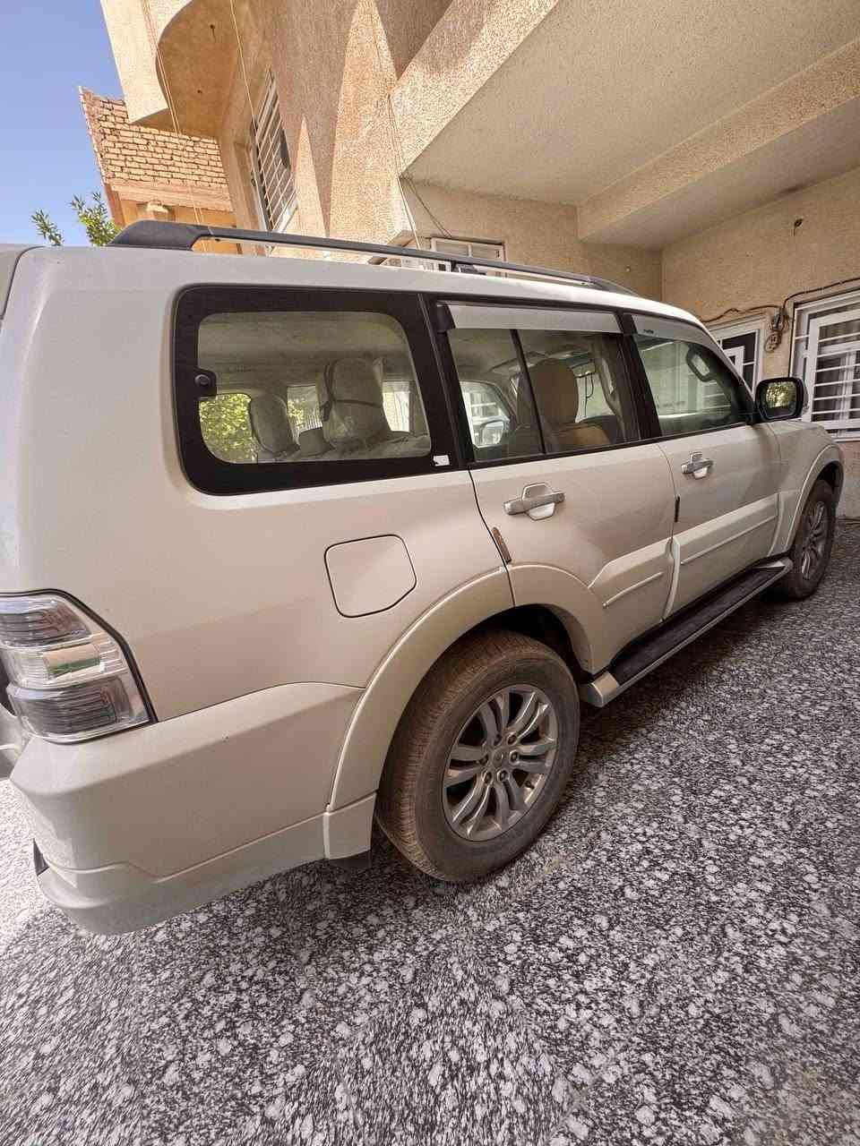 السلام عليكم باجيرو 2020 رقم بغداد  باسمي فول مواصفات عدا الفتحه السياره بدون حادث مكفوله باستثناء بارد موضح بالسونار  السعر 240 ورقه وبيها مجال بسيط المكان بابل الحله للاستفسار الاتصال على الرقم ***********
