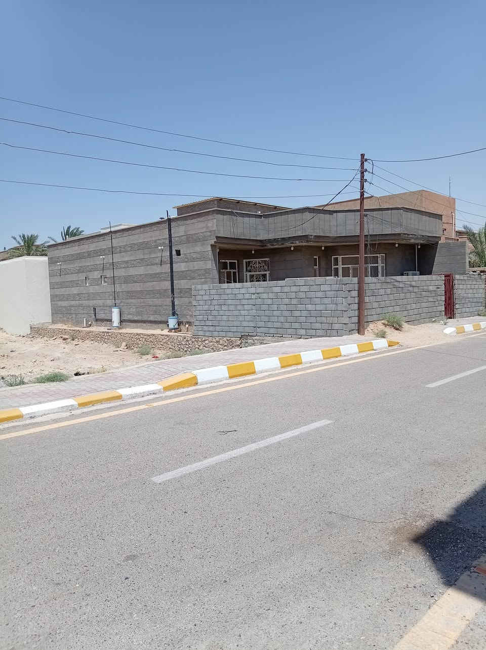 للبيع
بيت مجاور تربية حديثة مساحة كلية 300 السعر المطلوب 40 مليون 
 رقم صاحب البيت ***********
ملاحظة قبل لا تتصل البيت عليه قرض اسكان
