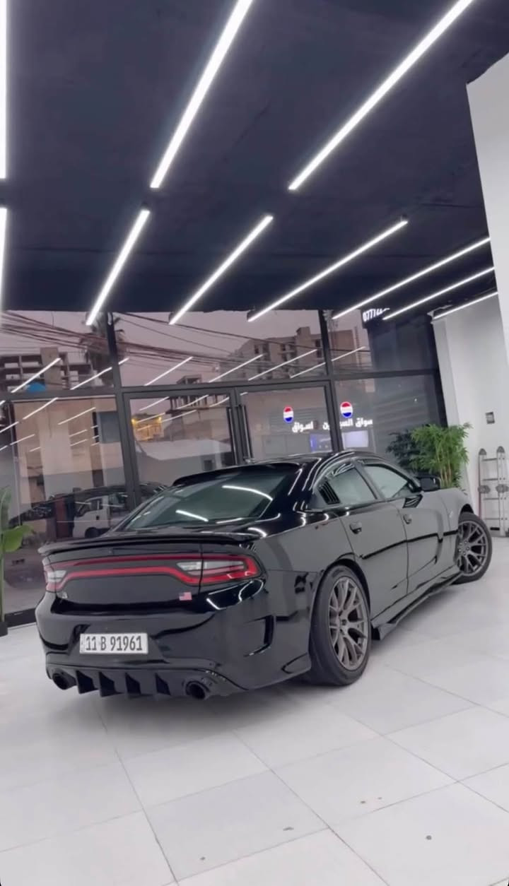 سلام وعليكم 
جارجر سكات باك 6400🚀🚀
مديل 2017 
بدون قطره صبغ ولا حادث 
السياره سرقه جاملغ وباب وجايبين لون وشادي 
عليه برمجه وهدرز وبوابات السياره وميثانول
مكاني منصور او كاظميه 
السعر 195 وبيه مجال 
***********

نص مكتوب في الصور:
- 9:14 م الأربعاء حسن العبيدي