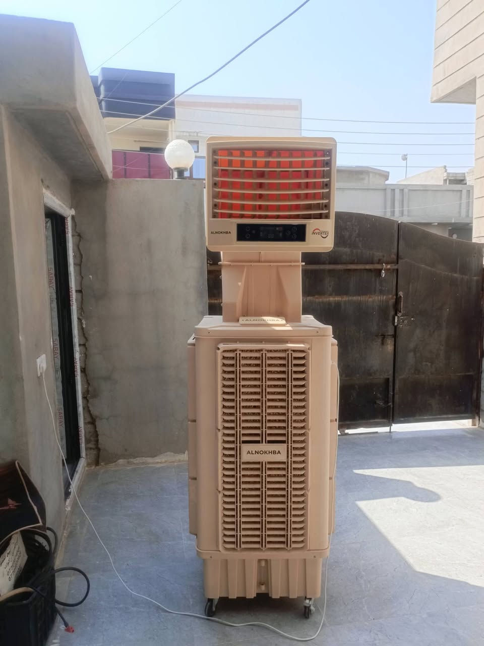 مبردةحجم كبير لمس نظيفه ١٠٠% تشتغل ٣سرعات وتجاهات تشتغل سعر ٣٠٠الف وبيه مجال ***********
